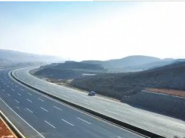 兰州新区纬十五路（经一路至水秦快速路）道路提升改造项目路基加固工程